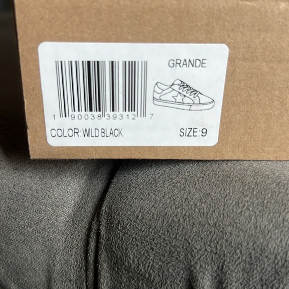 NIB Vintage Havana Grande sneakers - Picture 3 of 6